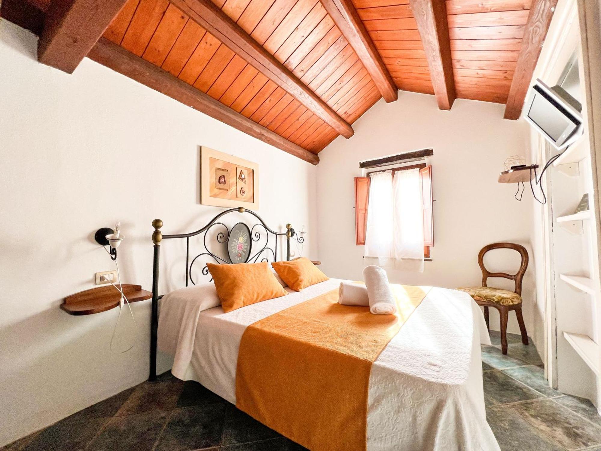 S'Ammentu House Hotel Bosa Kültér fotó